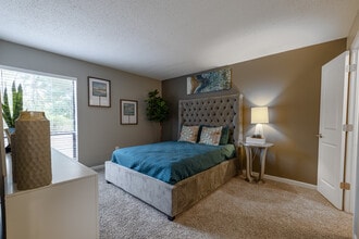 The Pines of Cloverlane Apartments in Ypsilanti, MI - Building Photo - Interior Photo