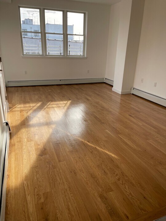 322 Avenue M in Brooklyn, NY - Building Photo
