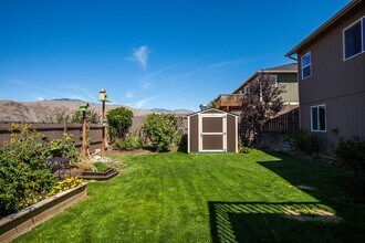 3950 NE Vista del Rey Dr in East Wenatchee, WA - Building Photo - Building Photo