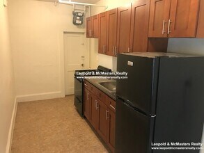 79 Washington St, Unit 12 in Newton, MA - Foto de edificio - Building Photo