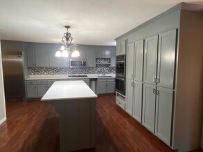 2451 S Holland Ave in Springfield, MO - Building Photo - Building Photo