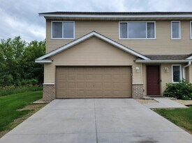 6984 91st St NE in Monticello, MN - Building Photo