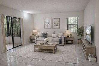 10885 NW 7th St, Unit Apt. #21 in Miami, FL - Foto de edificio - Building Photo