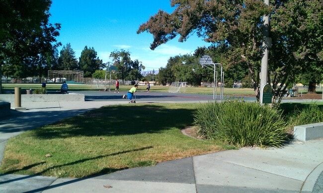 1119 Starbird Cir, Unit 3