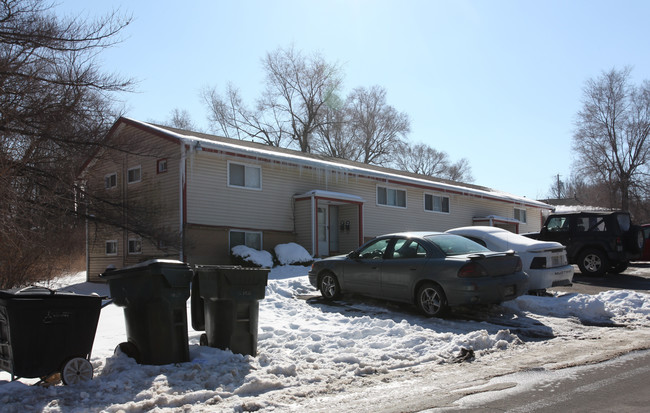 Barat Road Apartments in Grandview, MO - Foto de edificio - Building Photo