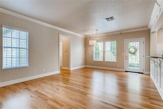 730 Oak Shadows Rd in Kissimmee, FL - Building Photo - Building Photo