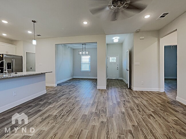 5503 Firewood Trail in Granbury, TX - Building Photo - Building Photo
