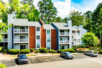 Southpoint Glen in Durham, NC - Foto de edificio - Building Photo