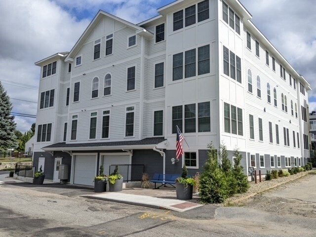 21 Market St, Unit 101 in Foxboro, MA - Foto de edificio