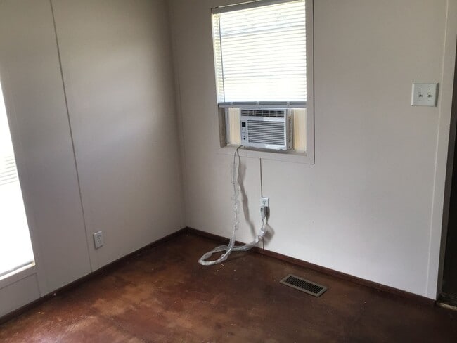 208 Spruce St in Mary Esther, FL - Building Photo - Building Photo