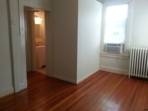 813 N Jackson St in Arlington, VA - Building Photo - Building Photo
