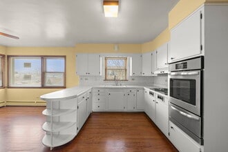 6401 W 52nd St in Chicago, IL - Building Photo - Building Photo