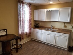 22 N 2nd St, Unit B in Newport, PA - Building Photo - Building Photo