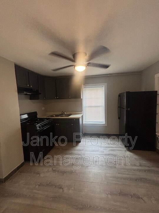5208 S Kenneth Ave in Chicago, IL - Building Photo