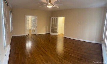 14 E 236th St, Unit 1 in Bronx, NY - Building Photo - Building Photo
