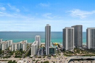4010 S Ocean Dr in Hollywood, FL - Building Photo