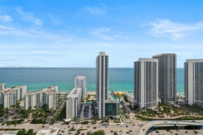 4010 S Ocean Dr in Hollywood, FL - Building Photo - Building Photo