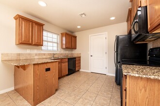 4127 W Spring House Dr in Fayetteville, AR - Building Photo - Building Photo