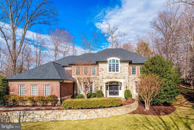 property at 7814 Crownhurst Ct