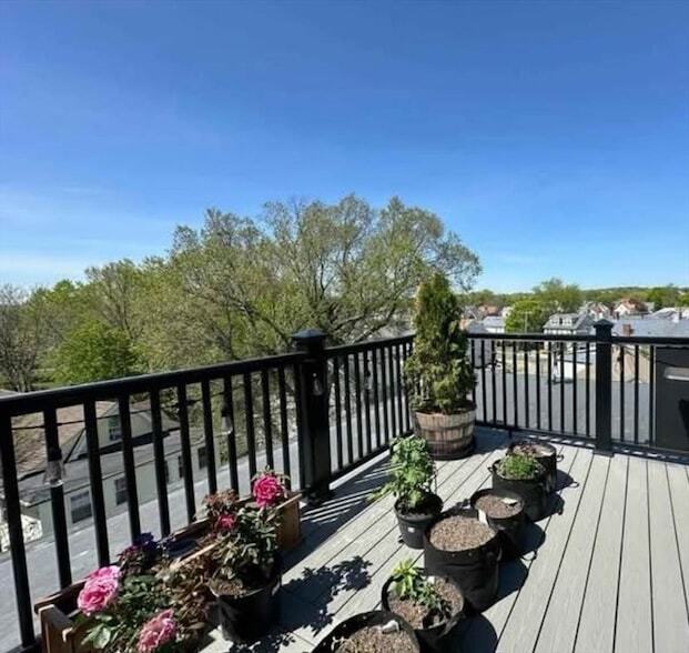 property at 16 Foster Ct