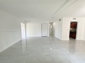 7805 NW 67th Ave in Tamarac, FL - Building Photo - Building Photo