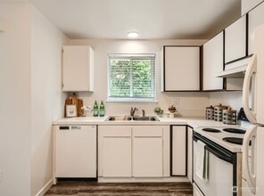 3544 S Asotin St-Unit -Unit B in Tacoma, WA - Building Photo - Building Photo