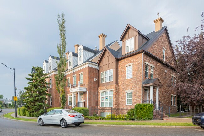 4231 Passchendaele Rd SW in Calgary, AB - Building Photo - Building Photo