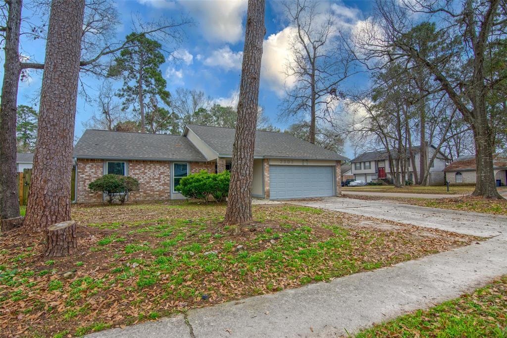 2302 Cades Cove Dr in Spring, TX - Foto de edificio