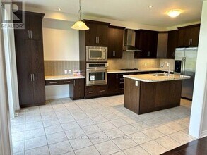 81 Kaitting Trail in Oakville, ON - Building Photo - Building Photo
