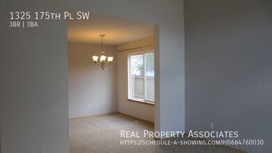1325 175th Pl SW in Lynnwood, WA - Building Photo - Building Photo