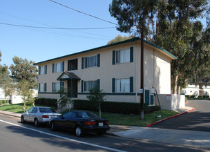 College Terrace Apartments in San Diego, CA - Building Photo - Building Photo