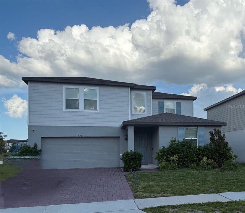 535 Amadoras Wy in St. Cloud, FL - Building Photo