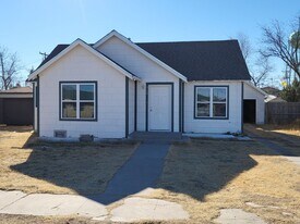 929 W 16th St in Portales, NM - Building Photo