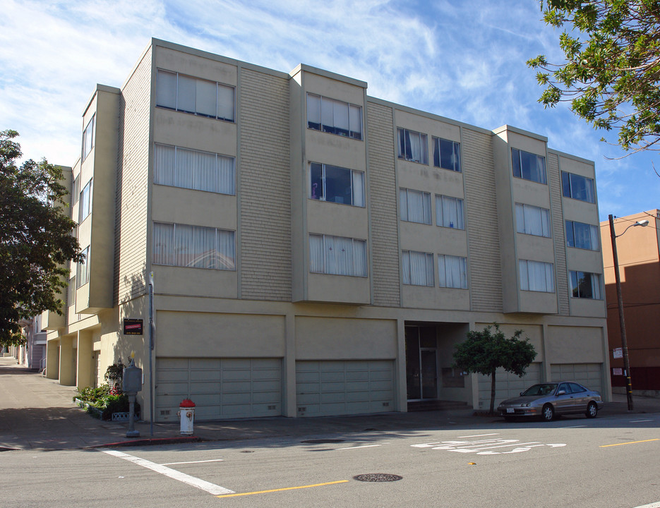 1 Cabrillo St in San Francisco, CA - Building Photo