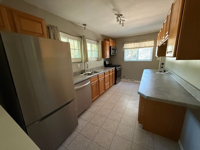 424 Hilltop Rd in Ames, IA - Building Photo - Building Photo