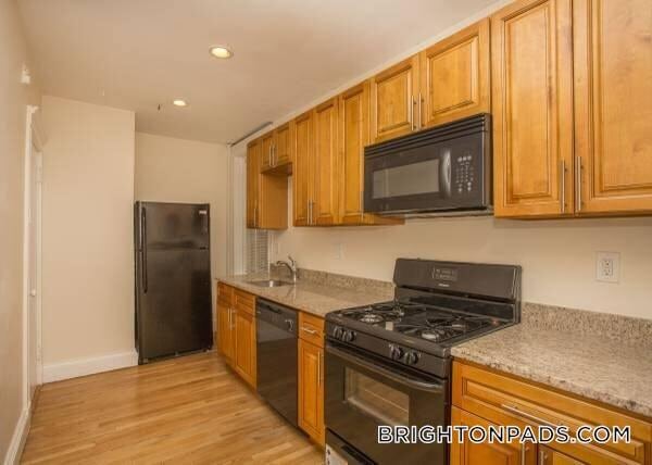 288 Chestnut Hill Ave