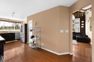 1233 S Parkside Dr in Palatine, IL - Building Photo - Building Photo