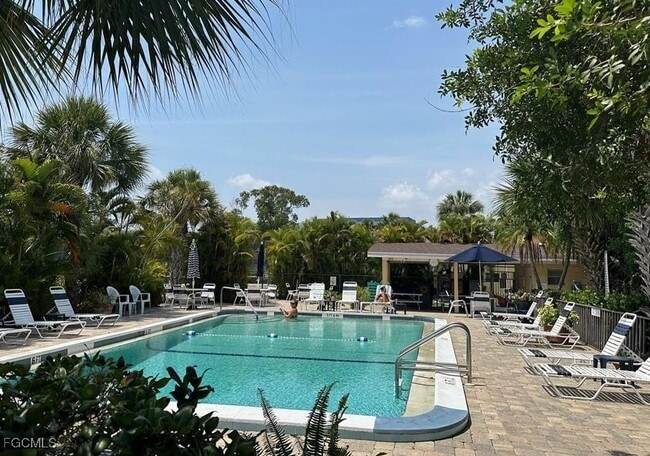 8148 Country Rd in Ft. Myers, FL - Building Photo - Building Photo