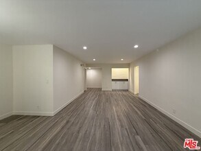 1760 S Bentley Ave in Los Angeles, CA - Building Photo - Building Photo