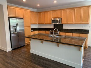 495 Milford St in Brentwood, CA - Building Photo - Building Photo