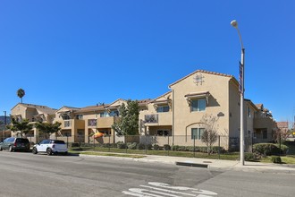 2004 Construction 99% Three Bedrooms in Hacienda Heights, CA - Building Photo - Building Photo