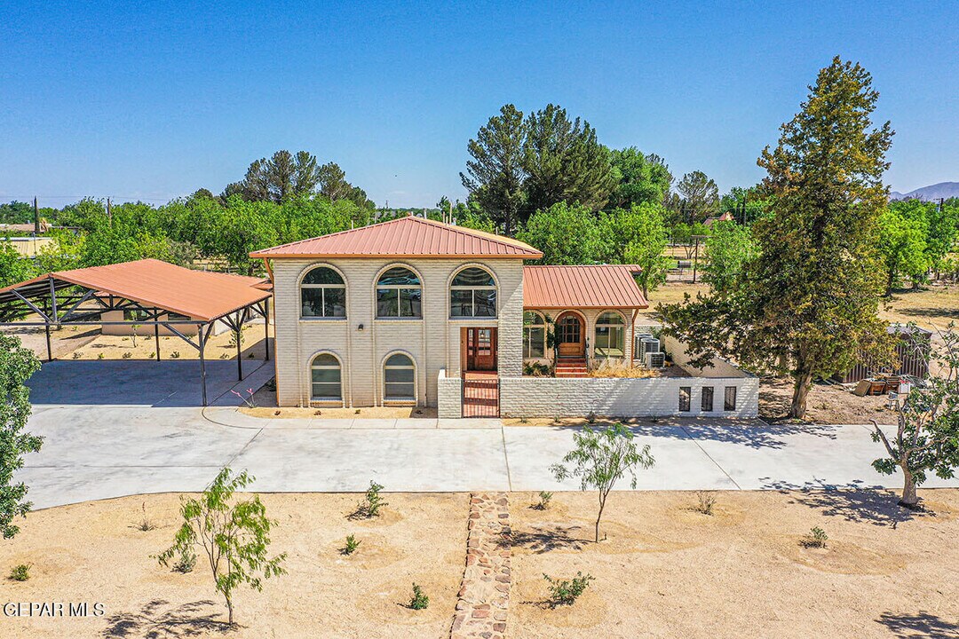 137 Lanell Dr in Canutillo, TX - Building Photo