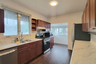 86 E Fort Lee Rd in Teaneck, NJ - Building Photo - Building Photo