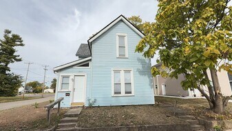 1202 E 5th St in Muncie, IN - Building Photo