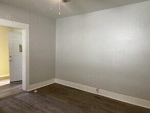 2409 E 13th St, Unit B in Chattanooga, TN - Foto de edificio - Building Photo