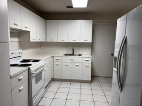 15551 SW 307th St in Homestead, FL - Foto de edificio - Building Photo