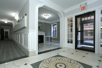 Montclair Gardens in Montclair, NJ - Building Photo - Interior Photo