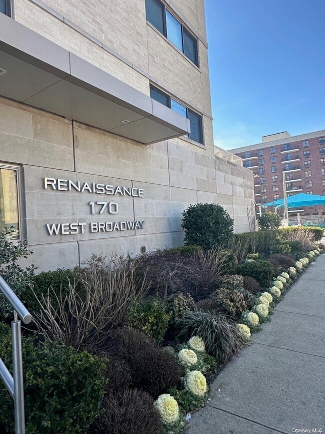 property at 170 W Broadway