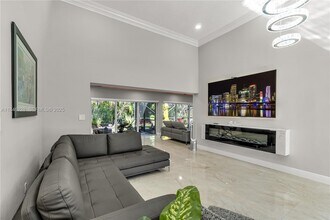 5601 White Cedar Ln in Tamarac, FL - Building Photo - Building Photo