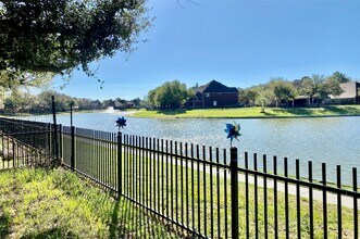 17447 S Summit Canyon Dr in Houston, TX - Building Photo - Building Photo